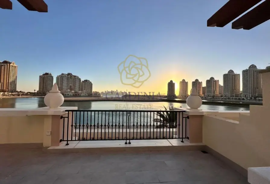 Luxury Beachfront Living | 3BR Fully Furnished Duplex | Viva Bahriya-1