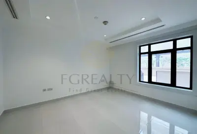 Fully Renovated 4BR Luxury Townhouse | Porto Arabia