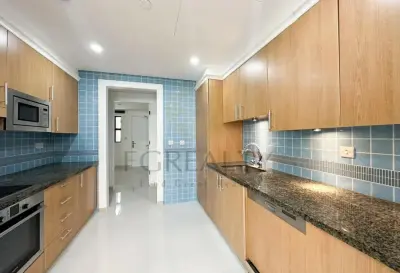Fully Renovated 4BR Luxury Townhouse | Porto Arabia