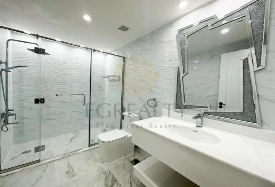Fully Renovated 4BR Luxury Townhouse | Porto Arabia-8