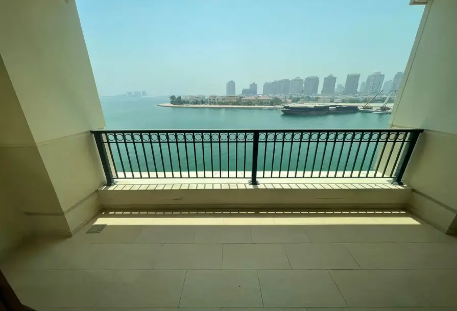 Luxury 1BR Chalet | Direct Sea View | Viva Bahriya-2