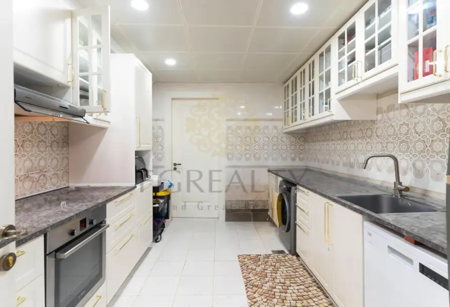 On Sale | Charming 4-Bedroom Townhouse-7