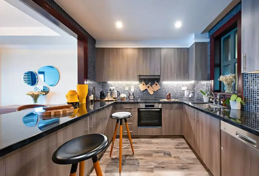 Marina View Townhouse | Stylish 1BR | Porto Arabia-12