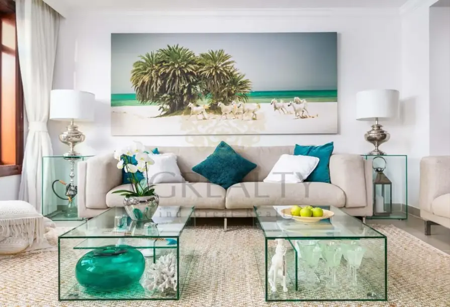 Extravagant 1BR Townhouse | Porto Arabia-2