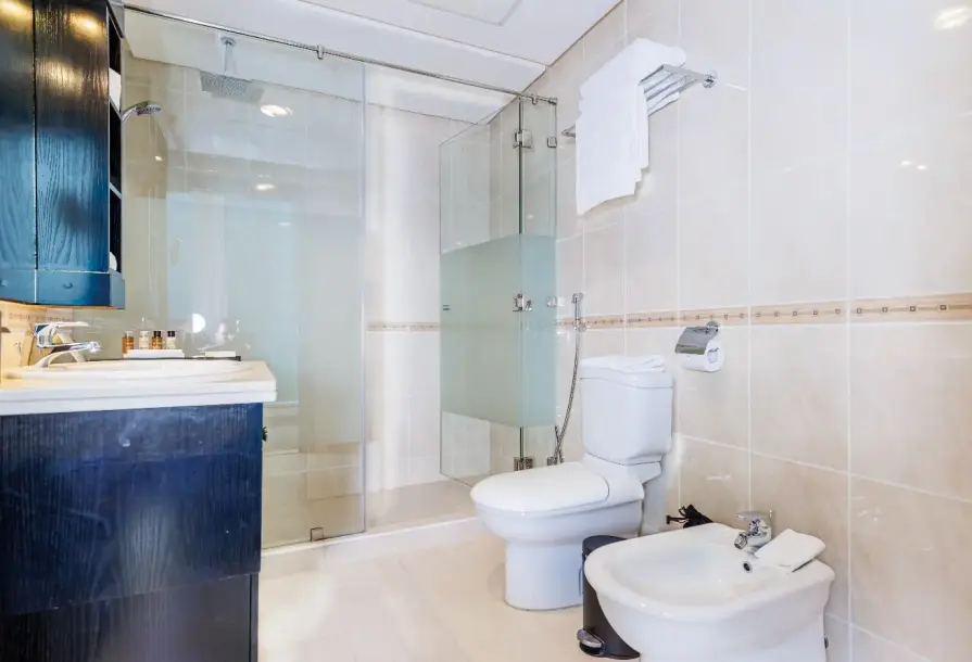 Darvesta | 1BR Luxury Beachfront Suites – West Bay-5