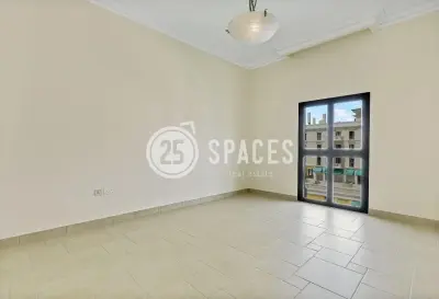 Darvesta | Modern 1BR Apartment – Piazza View