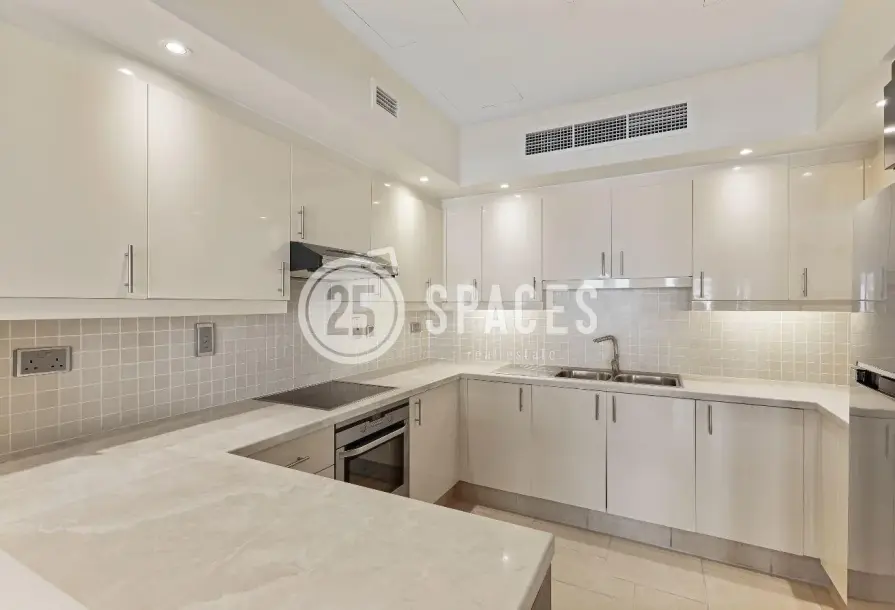 Darvesta | Modern 1BR Apartment – Piazza View-7