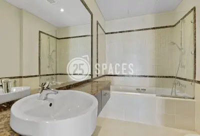 Darvesta | Modern 1BR Apartment – Piazza View