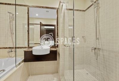 Darvesta | Modern 1BR Apartment – Piazza View