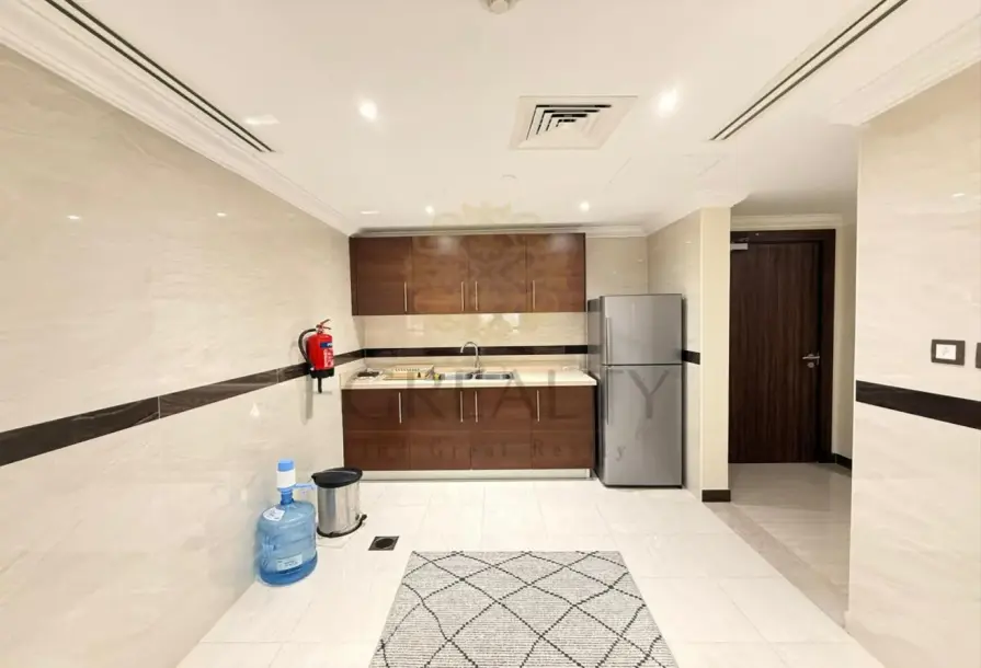 Spacious 1BR with Balcony | Porto Arabia-5