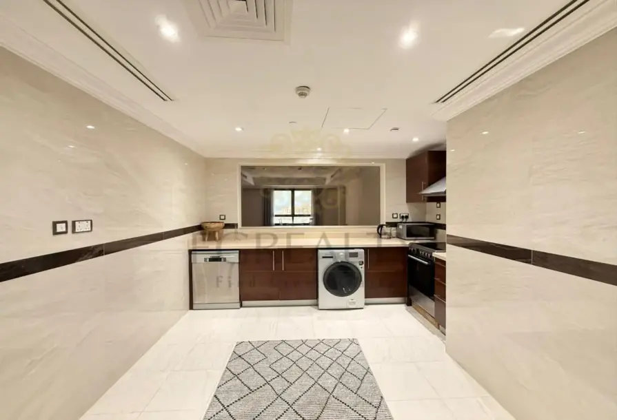 Spacious 1BR with Balcony | Porto Arabia-6