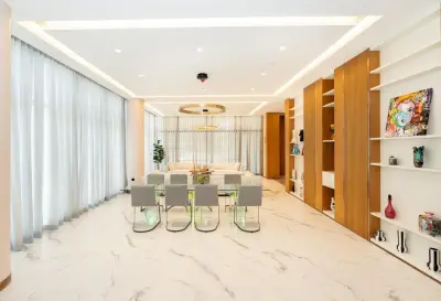 5BR Luxury Villa | The Pearl