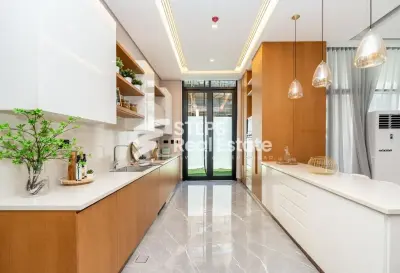 5BR Luxury Villa | The Pearl