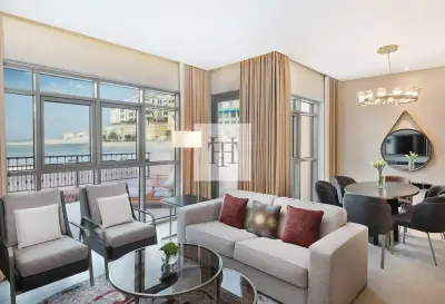 Hilton Serviced 2BR Townhouse | Bills Included | No Commission