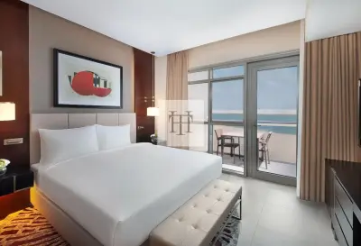 Hilton Serviced 2BR Townhouse | Bills Included | No Commission