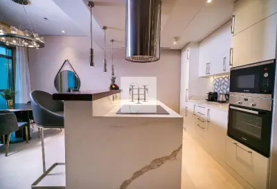 Hilton Serviced 2BR Townhouse | Bills Included | No Commission