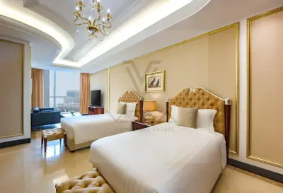 Luxury 3BR Duplex Penthouse | West Bay | No Commission