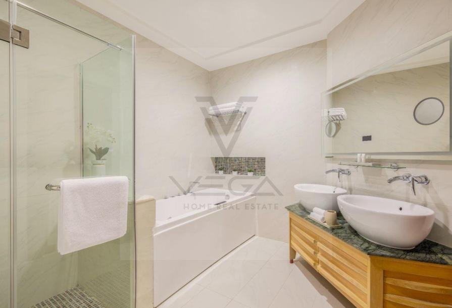 Luxury 3BR Duplex Penthouse | West Bay | No Commission-11