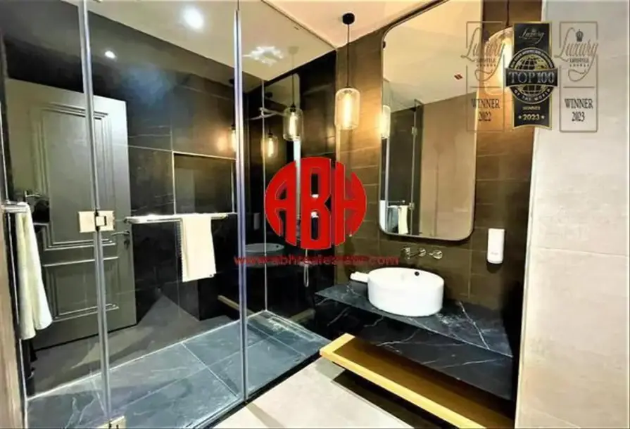 Signature | 3BR + Maid Penthouse with Bills Included-4