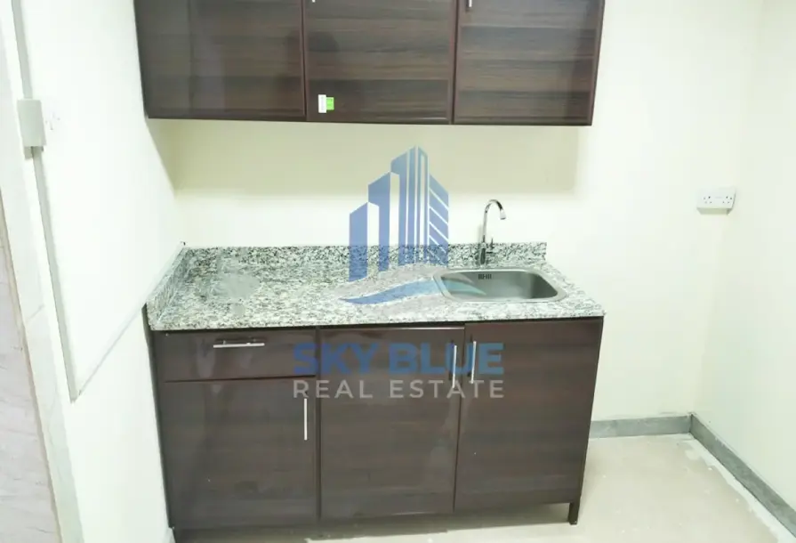 Cozy Penthouse | Bills Included | Abu Hamour-4