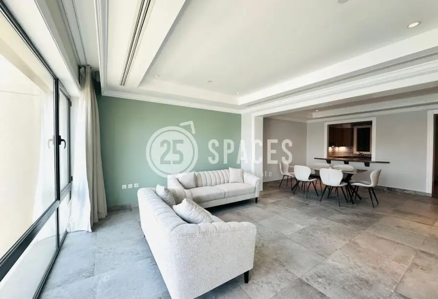 Darvesta | Renovated 1BR Marina-View Townhome-1