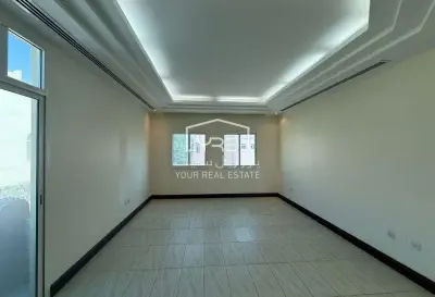 Grand 5BR Family Villa with Private Garden | West Bay – Darvesta