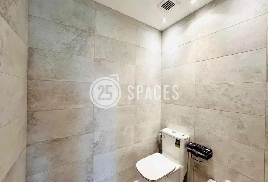 Darvesta | Renovated 1BR Marina-View Townhome-14