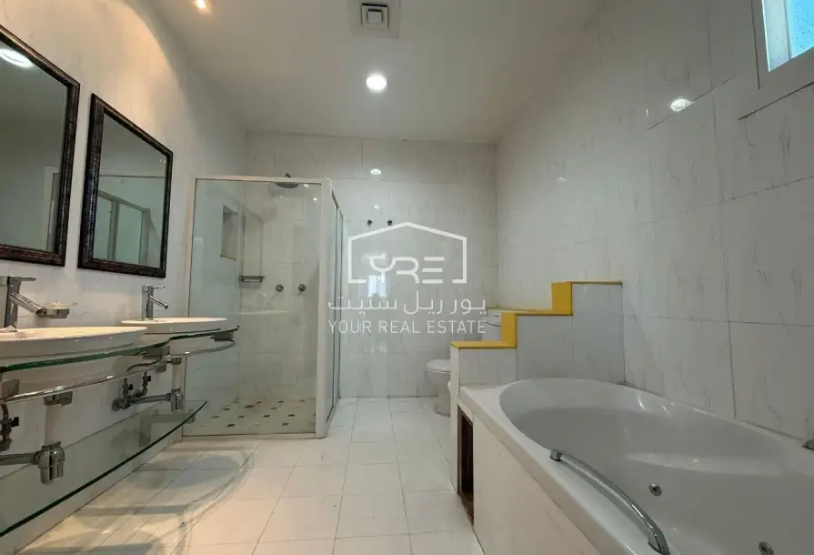 Grand 5BR Family Villa with Private Garden | West Bay – Darvesta-14