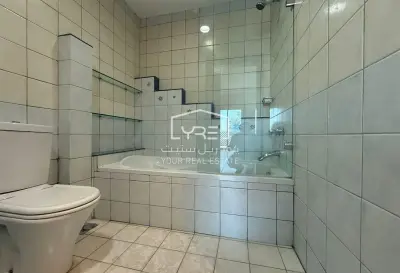 Grand 5BR Family Villa with Private Garden | West Bay – Darvesta