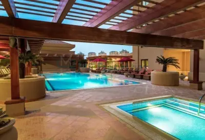 1BR + Office with Balcony | Porto Arabia – Darvesta