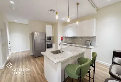 Modern 2BR+Maid Apartment | Floresta Gardens, The Pearl | Bills Included