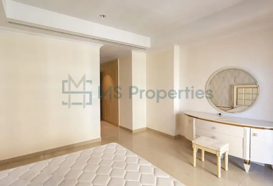 1BR + Office with Balcony | Porto Arabia – Darvesta-6