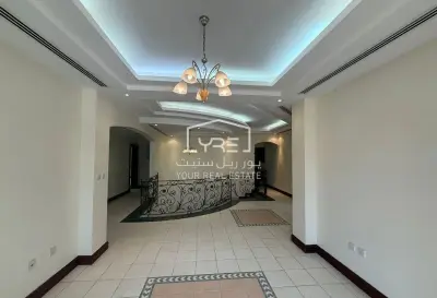 Grand 5BR Family Villa with Private Garden | West Bay – Darvesta