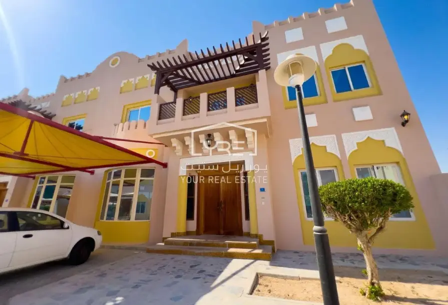 Grand 5BR Family Villa with Private Garden | West Bay – Darvesta-0